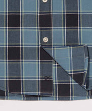 Load image into Gallery viewer, Essential S/S Shirt - Final Sale